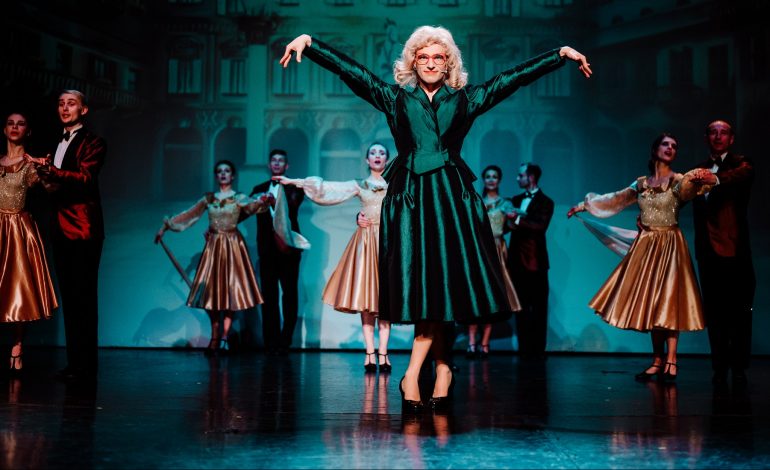  Dorothy Michaels Superstar